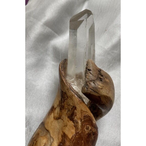 Wizard wand hand made of Texas sassafras wood and an Arkansas mined crystal - Picture 14 of 14